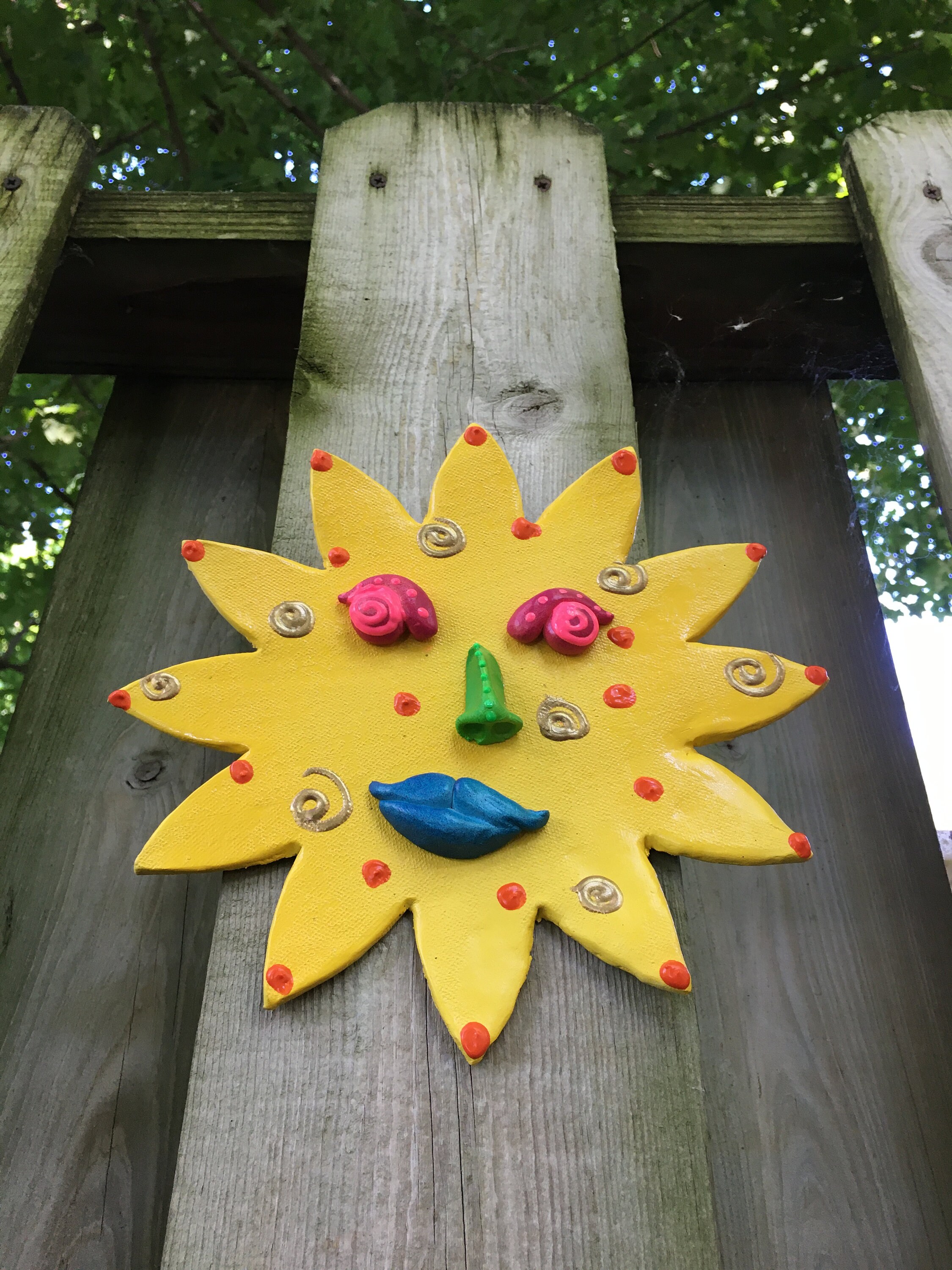 Sun FaceFence Decoration,Patio DecorYard artSunshine for Trees