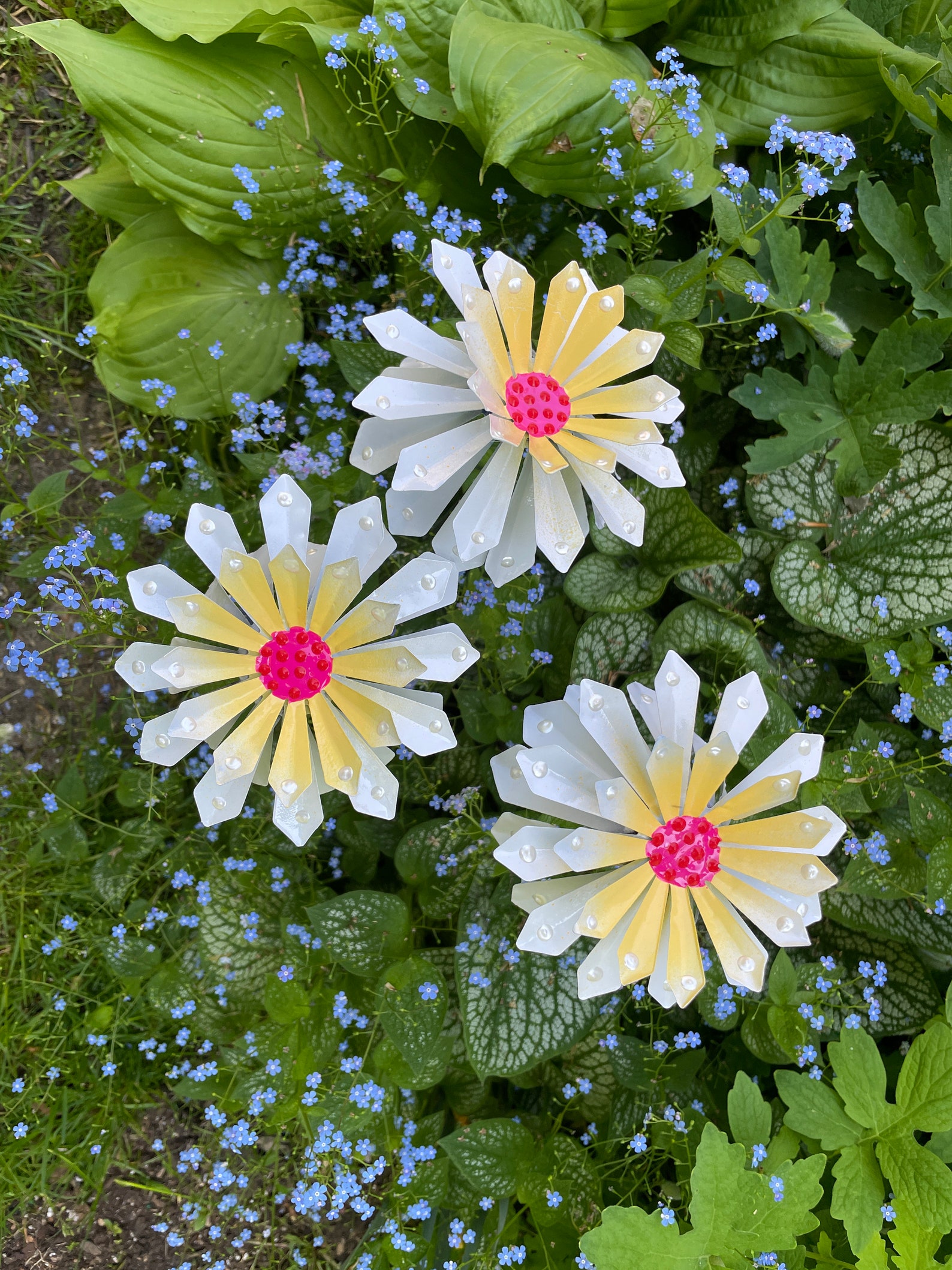 White Metal Flower Garden Stakesset of Three Metal Flower Etsy