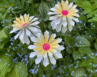 White Metal Flower Garden Stakes,Set of Three  Metal Flower Stakes 24'' Tall Metal Sculpture Whimsy garden Art Metal Flower decor