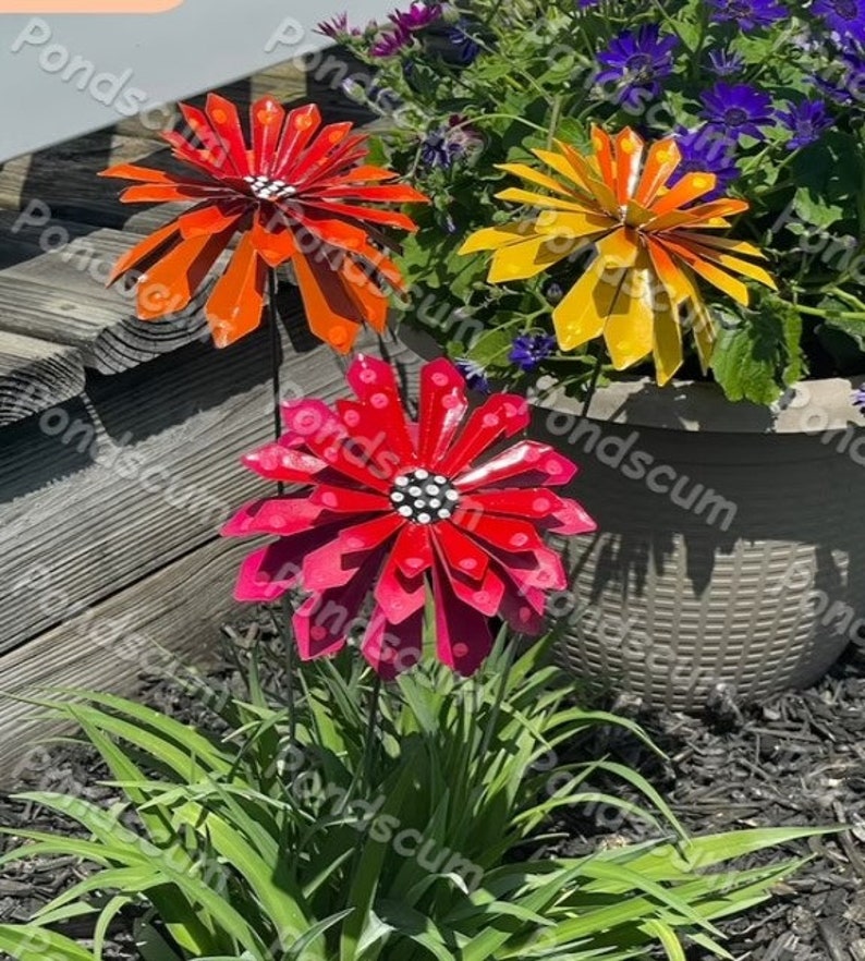 Set Of Three Metal Zinnia Flower Garden Stakes,Yard decoration, Metal Art, Garden Sculpture Decor, Metal Flowers Mother's Day Gift image 5