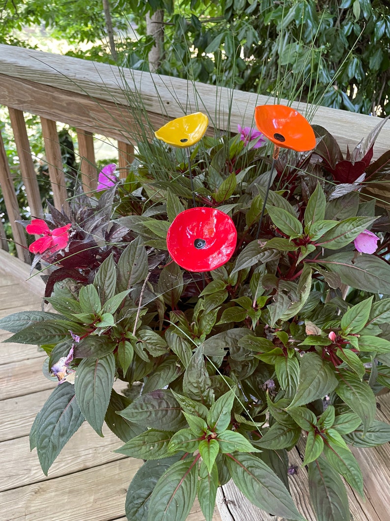 Set of 3 Mini Poppy Flower stakes,Poppy Flower Pot Cluster,Garden Stakes,Potted plants,Mother's Day Gift,Outdoor Garden Decor image 8