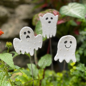 Clay Ghost Set of 3 Halloween Ghosts Garden Stakes Yard Decor Halloween Decor Halloween Ghost Decor Potted Plant Decor