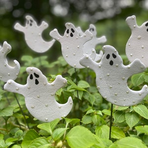 Clay Ghost  Halloween Ghosts Garden Stakes Yard Decor Halloween Decor Halloween Ghost Decor Potted Plant Decor Fall Home Accents