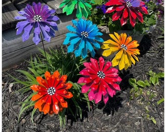 Metal Flower Garden Stake,Yard decoration, Metal Art, Garden Sculpture Decor, Metal Flowers Gift For Her Mother's Day Gift