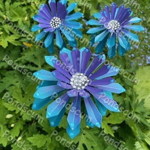 Set Of Three Blue Metal Zinnia Flower Garden Stakes,Yard decoration, Metal Art, Garden  Decor, Metal Flowers Mother's Day Gift For Her