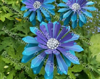 Set Of Three Blue Metal Zinnia Flower Garden Stakes,Yard decoration, Metal Art, Garden  Decor, Metal Flowers Mother's Day Gift For Her