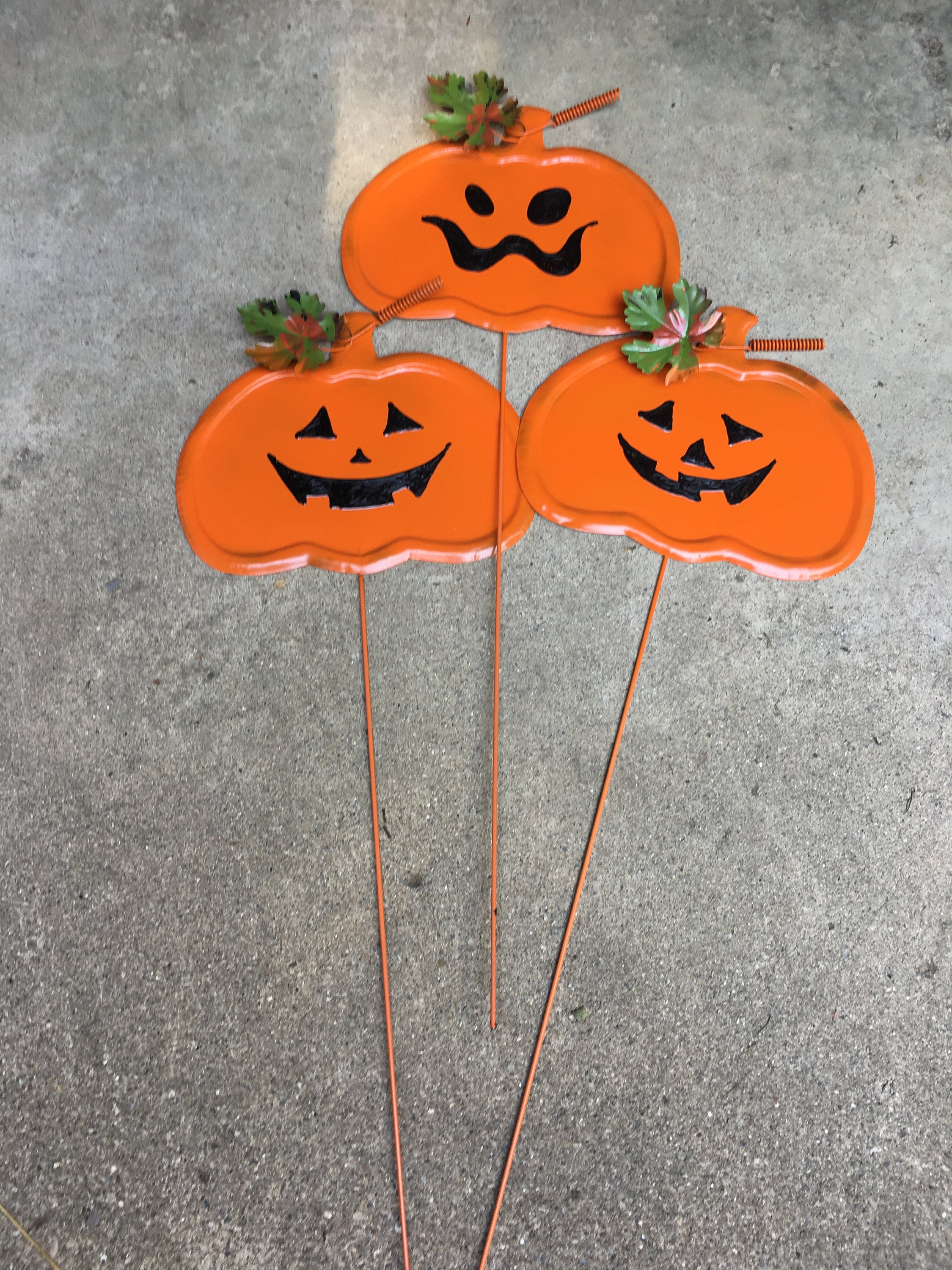 3-metal-pumpkin-yard-stakes-outdoor-decor-gift-ideas-pumpkin-decor