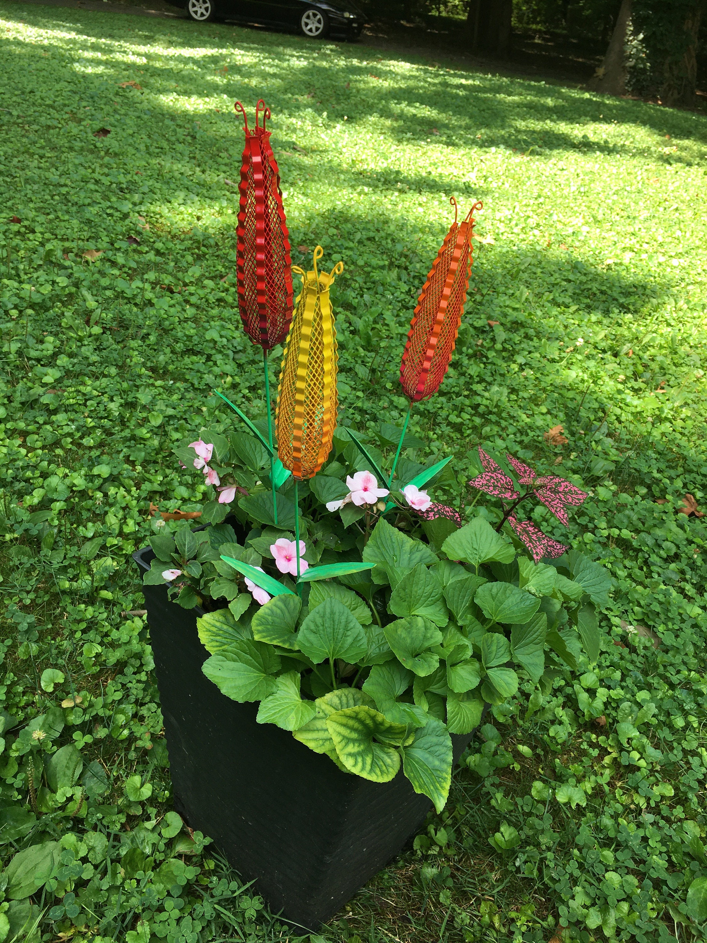 Metal Flower Garden Stakes, Metal Sculpture Set of 3, 24'' Tall, Garden