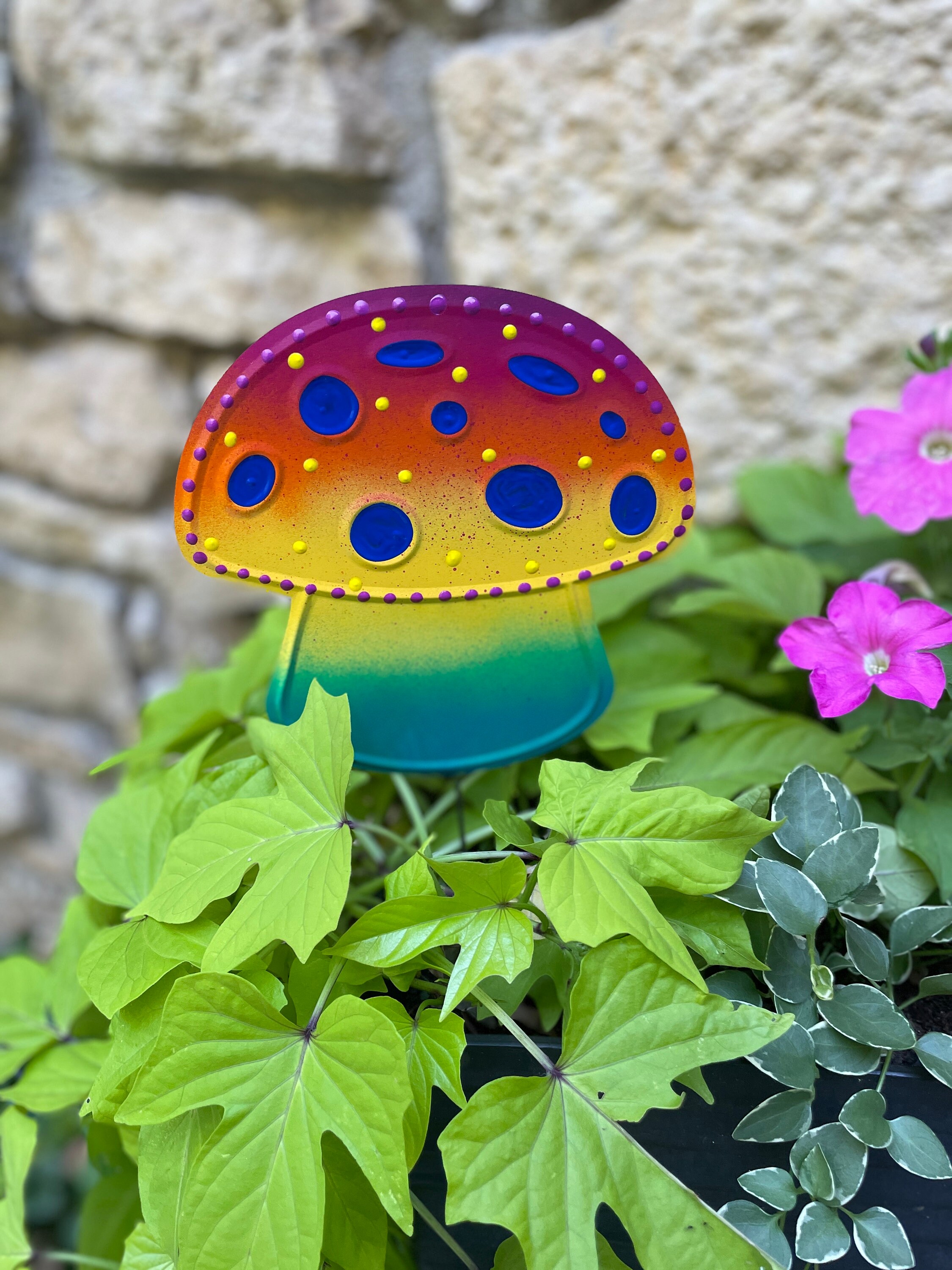 Metal Mushroom Plant Stake Rainbow Mushroom Decorative Plant Stake