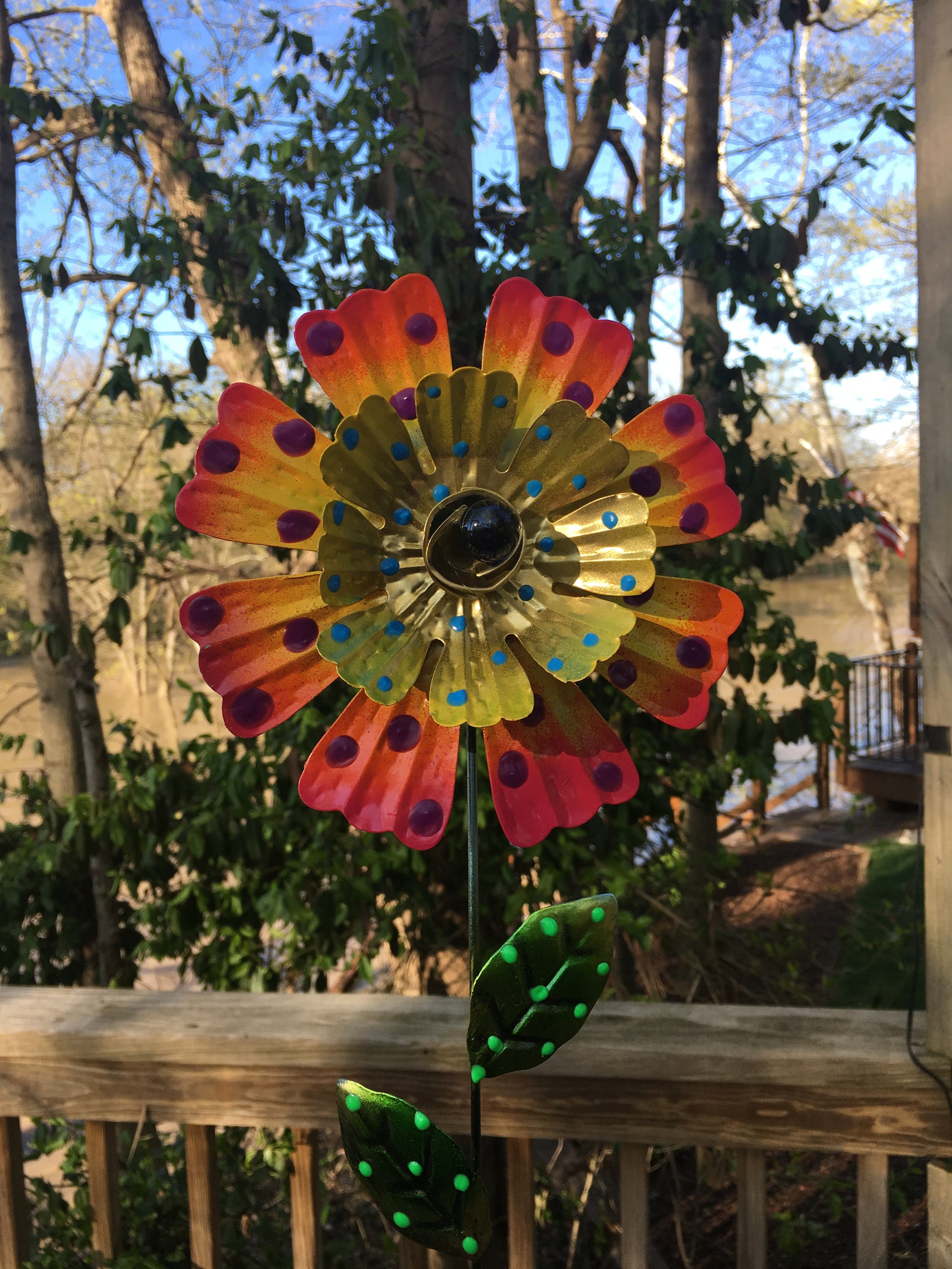 Metal Garden Art Flowers,Fairy Garden, Garden Stakes,Lawn decor,Outdoor