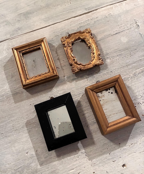 Specchi piccoli vintage.Decorazione da parete antica - vintage