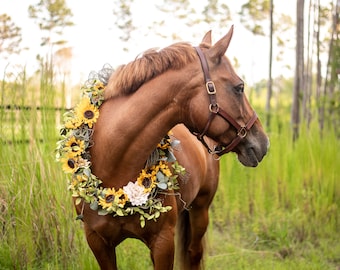 Horse Photography | Horse Garland | Horse Wreath | Horse Maternity Shoot | Equine Photography Garland | Bridal  Photography | Sunflower