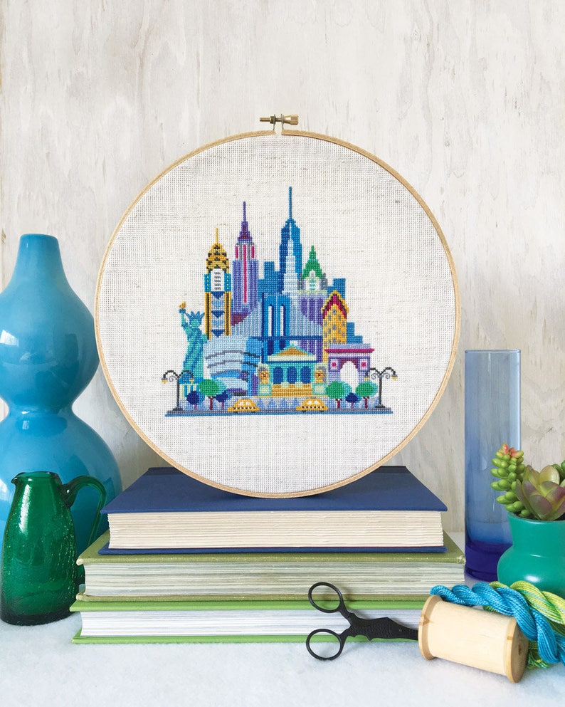 Pretty Little New York printed version Satsuma Street Modern Cross stitch pattern imagem 1