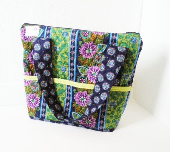 Items similar to Fresh Spring Tote Bag / Quilted Handbag / Travel Bag ...
