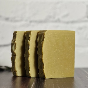 Laurel & Olive Oil Soap: Traditional Syrian Aleppo Style Bar