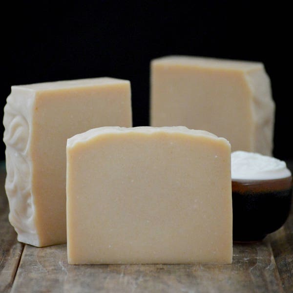 Silk Essence Soap Bar: Apricot Kernel Oil, Yogurt & Honey for Dry Skin