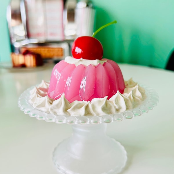 Extra Sahne Mini Bunt Jelly Cake Fake Food Dopamin Dekor Skurril Funky Kitschig Retro Pop Art