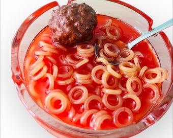 Spaghetti Aschenbecher/Skurril/ Kitschig/ Lustig/ Seltsam/ Fake Food/ Dopamin Dekor/ Pop Art/Speise Dekor/Pasta