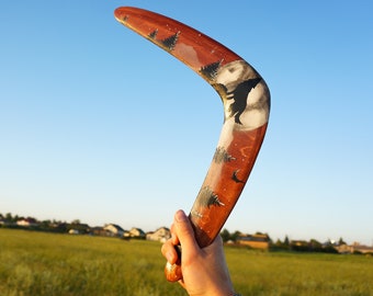 Boomerang "Wolf". Handcrafted, hand painted & flight-tested returning wooden boomerang. Outdoor games