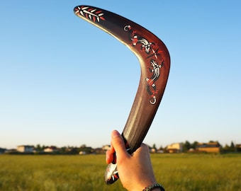 Lizard Hand Painted Birch Wood Returning Boomerang, Size: 18 Inch