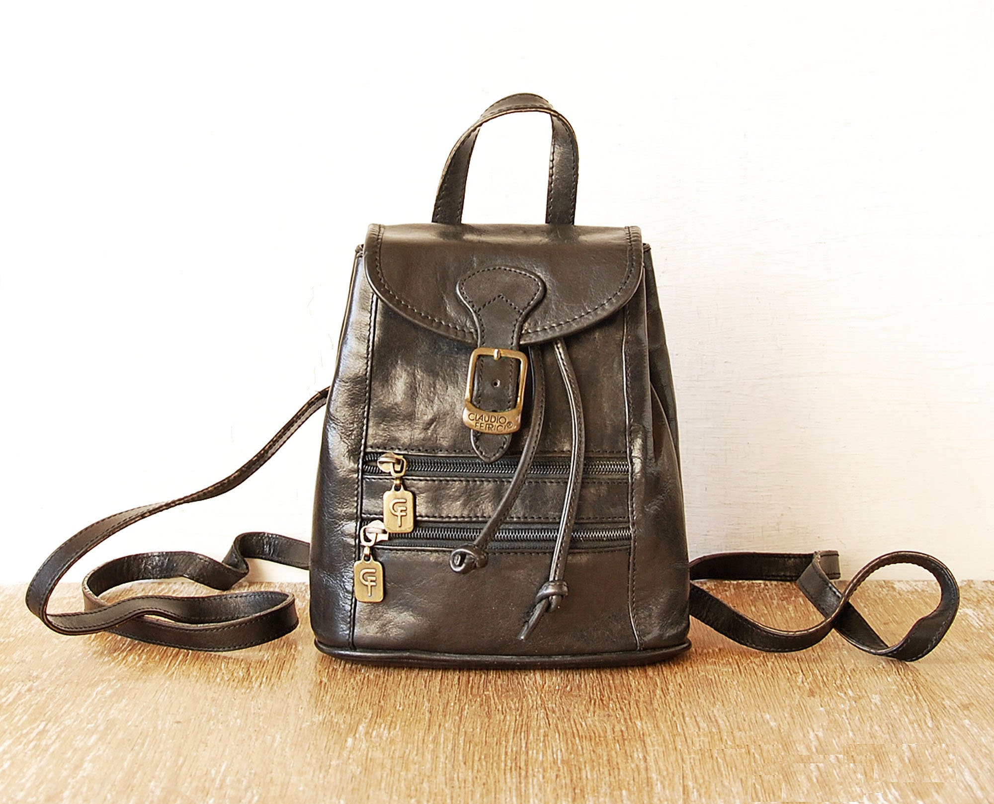 Small Vintage Woman Leather Backpack Black Claudio Ferrici