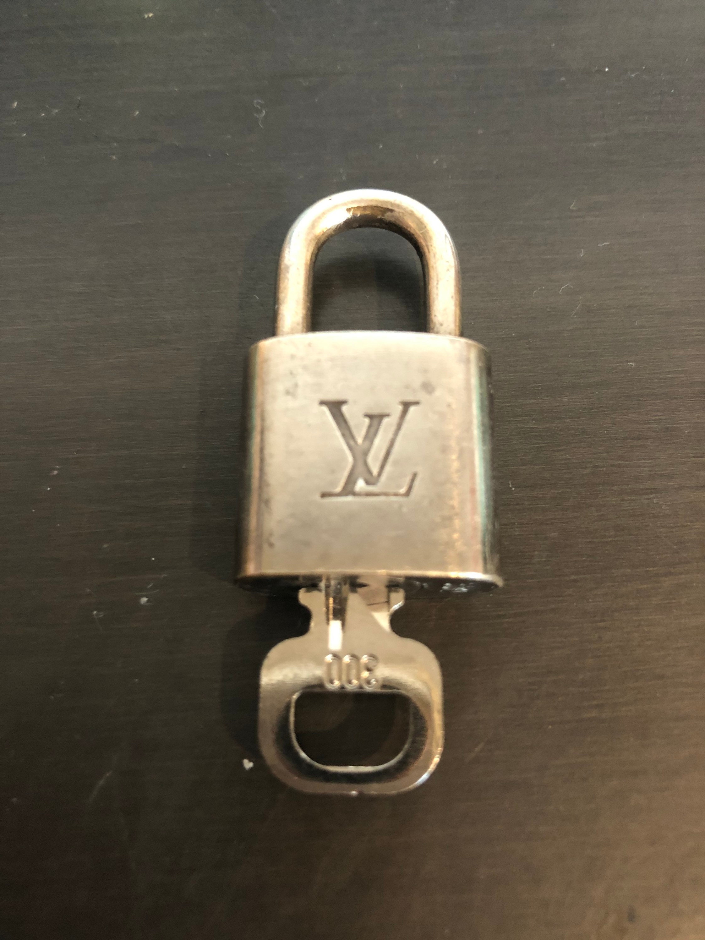 Louis Vuitton Padlock and One Key 300 Bag Charm Lock Silver 