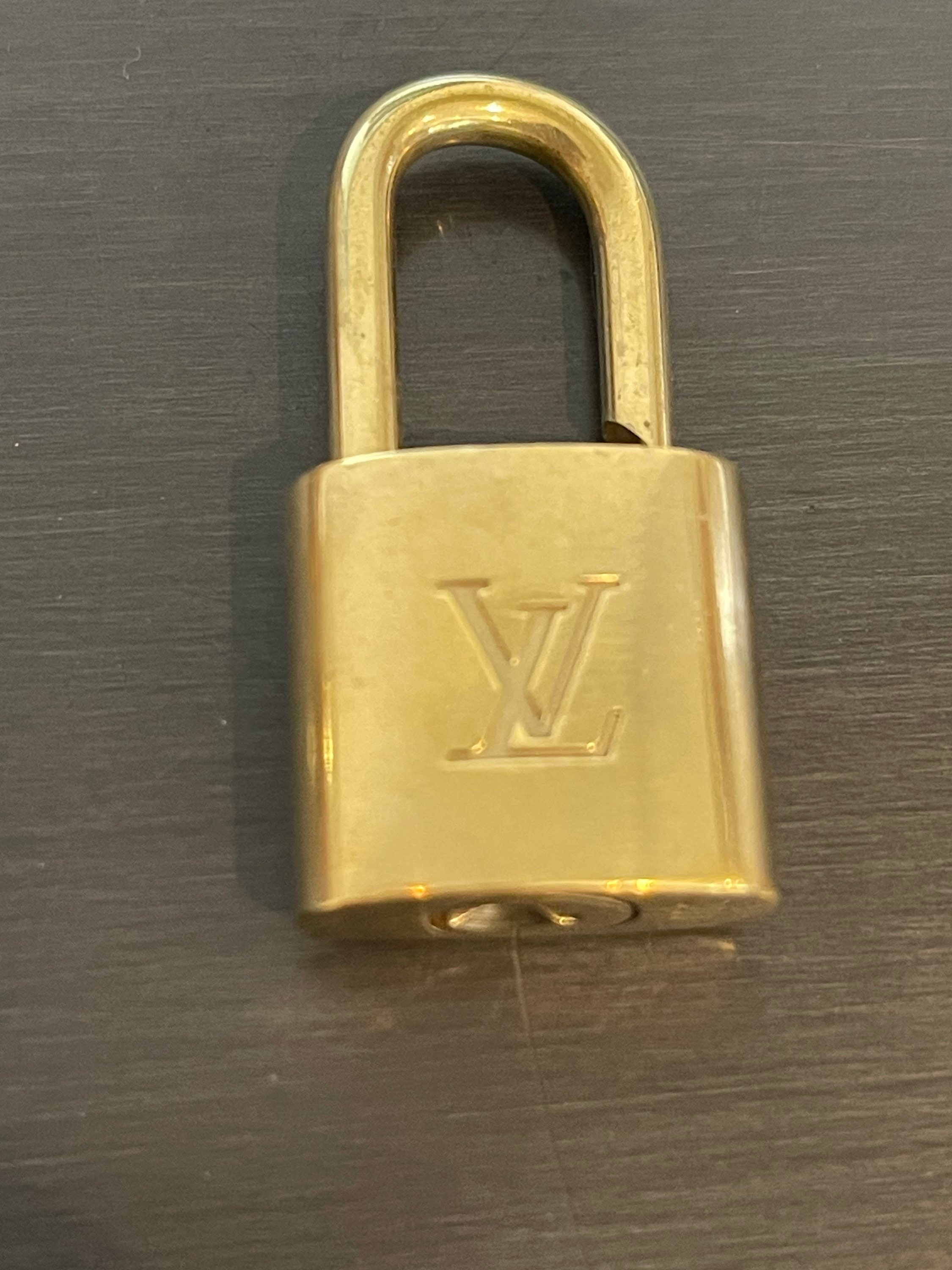 Louis Vuitton Padlock and NO KEY 301 Lock Brass 10368 -  Canada