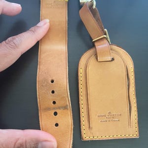 Etiqueta de identificação para mala de couro vachetta Louis Vuitton com etiqueta de identificação e fivela de alça nº 11738
