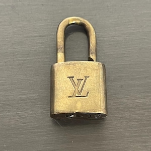 Cadeado Louis Vuitton e fechadura SEM CHAVE nº 303 latão nº 11693