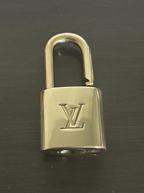 Louis Vuitton Padlock and NO KEY #319 Lock Brass #11865 Polished