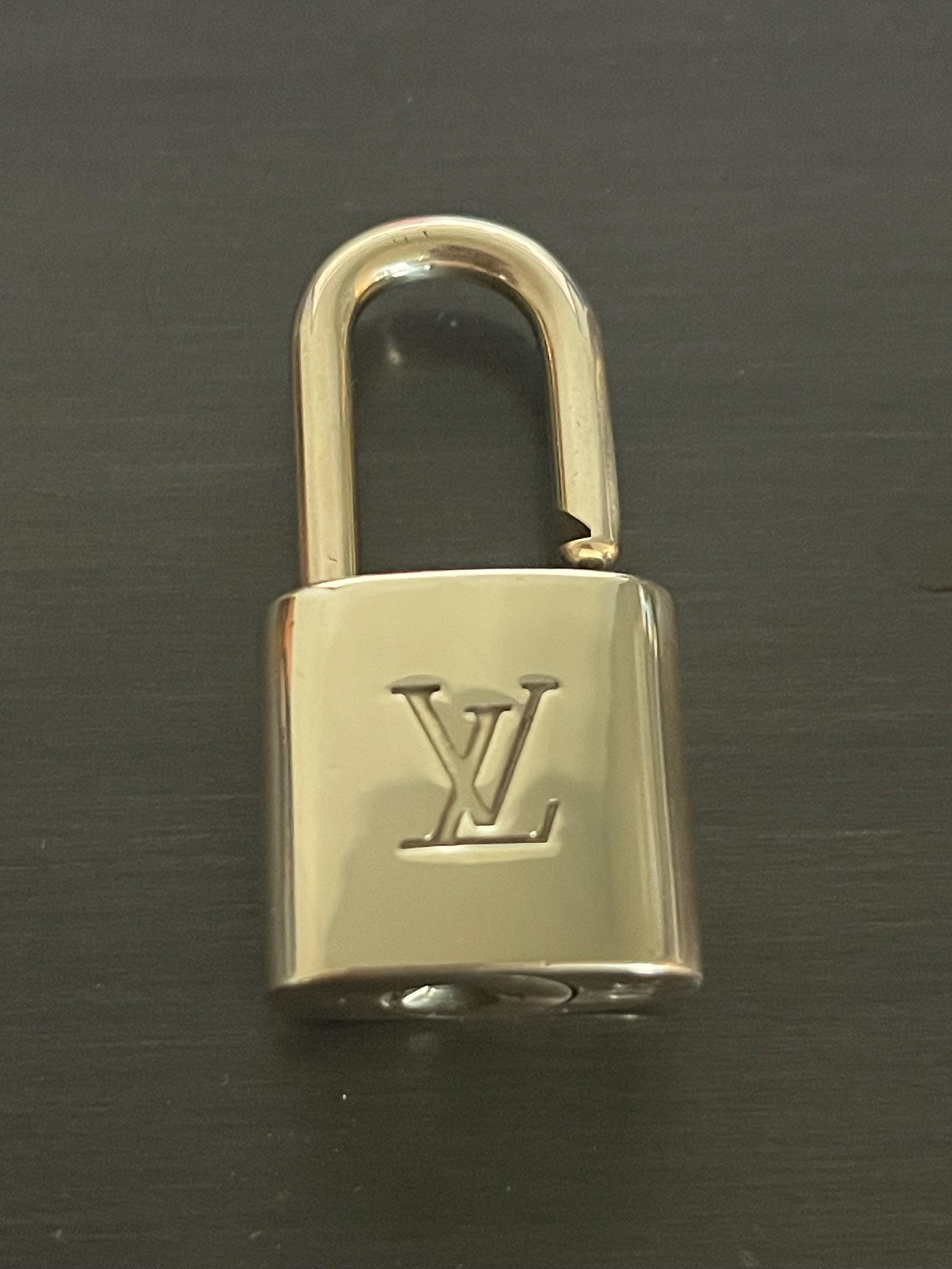 Louis Vuitton Padlock and NO KEY #319 Lock Brass #11865 Polished