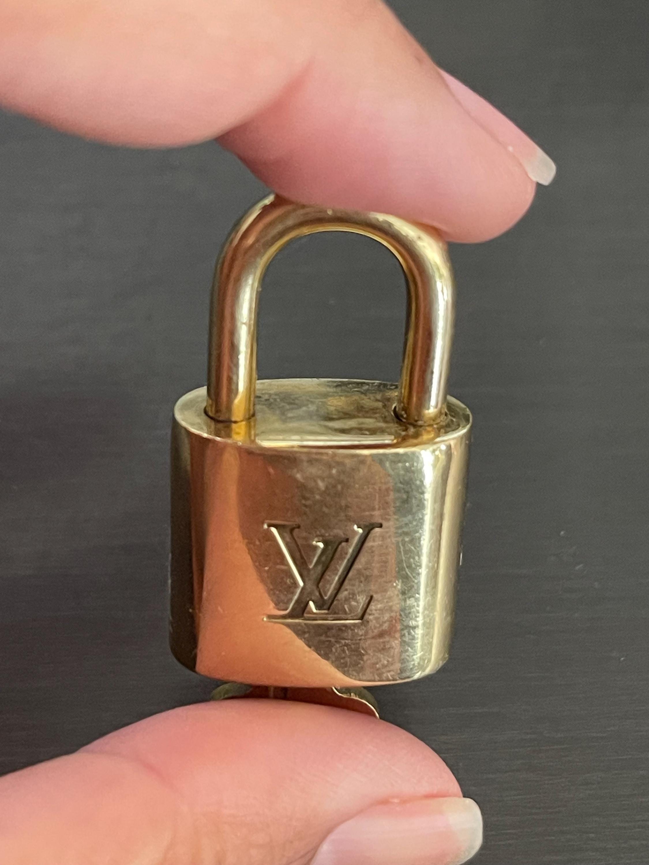 ピンカリースペシャル ルイ・ヴィトン 南京錠とキー1個 #320 ロック