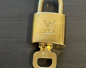 Pinkerly Special Louis Vuitton padlock and one key #318 lock brass