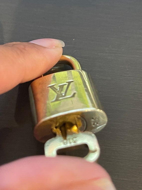 Pinkerly Special Louis Vuitton Padlock and One Key 318 Lock 