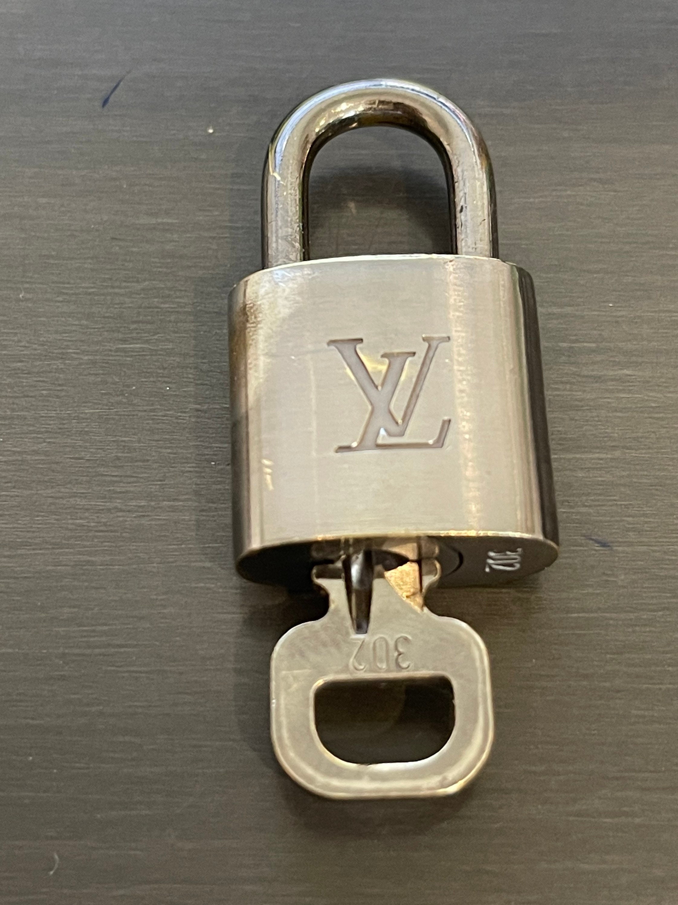 Louis Vuitton Padlock and One Key 302 Bag Charm Lock Silver -  Finland