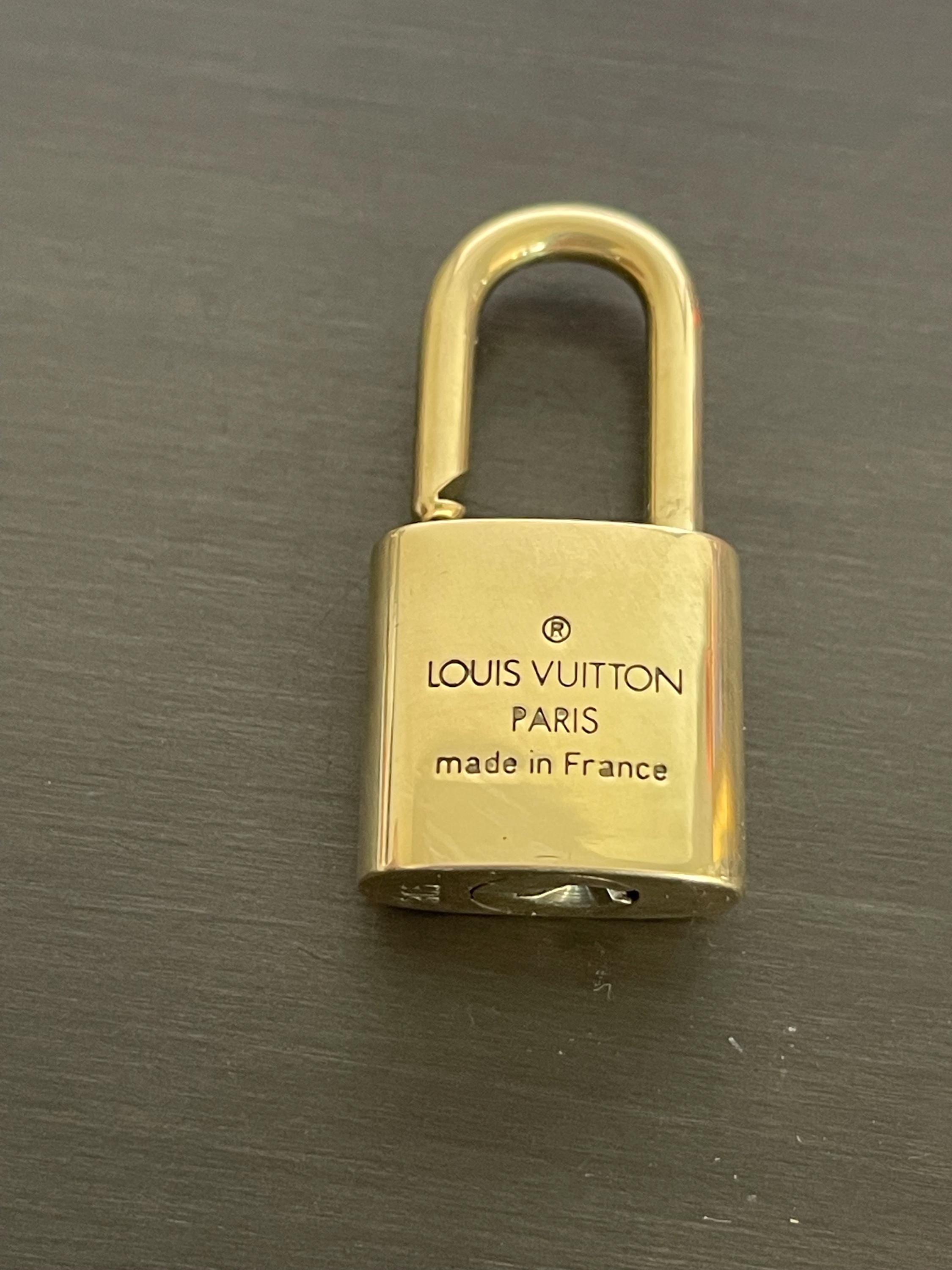 Louis Vuitton Padlock and NO KEY #305 Lock Brass #12021 Polished
