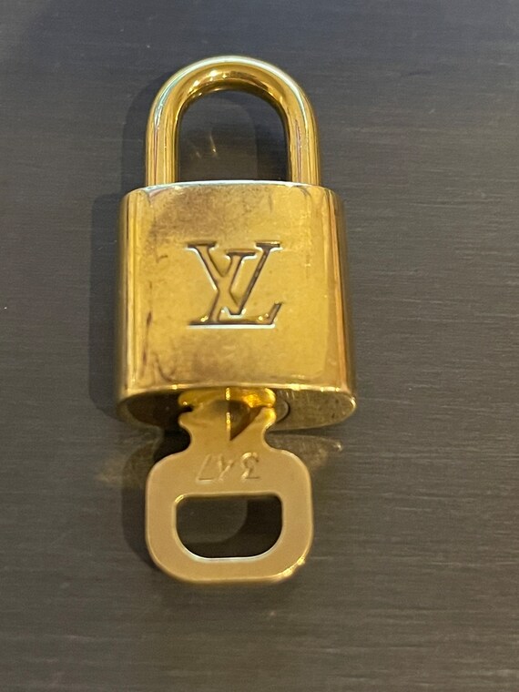 Louis Vuitton lock & key #318 brass