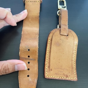 Etiqueta de identificação para bagagem de couro vachetta Louis Vuitton com etiqueta de nome e fivela de alça poignet #11487