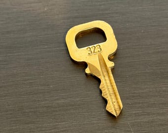 KEY Louis Vuitton Only one key #323 lock brass