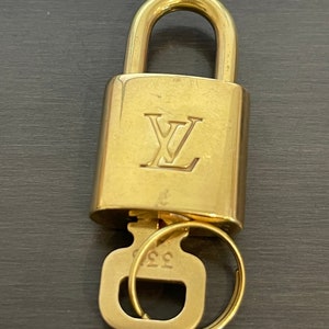 LOUIS VUITTON Brass Lock and 2 Keys Set #319 230053