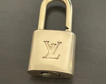ルイ・ヴィトン メタルパドロック No.319 Louis Vuitton Padlock and NO KEY #319 and 302 Lock Brass