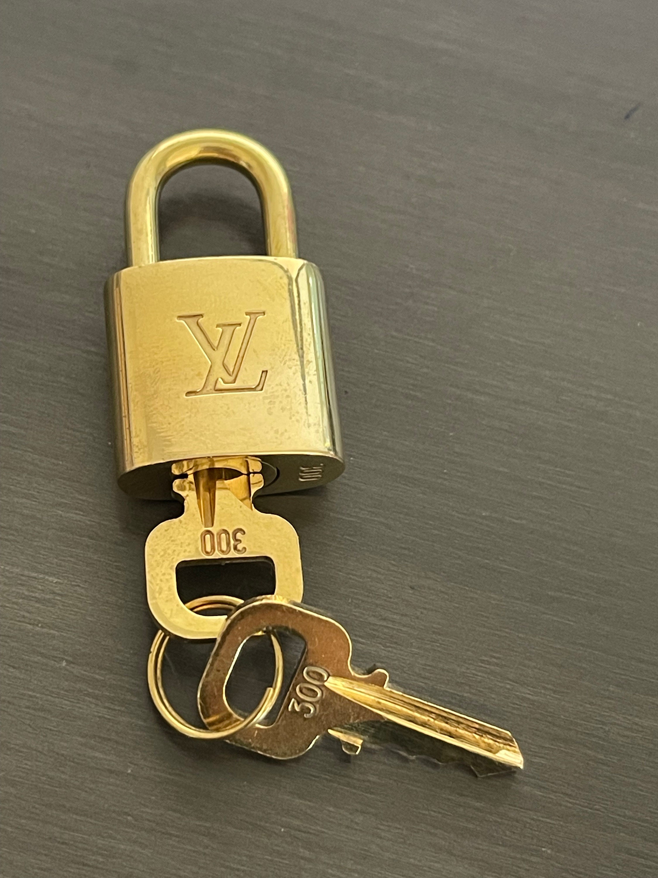 SL-8 Louis Vuitton Padlock Lock and Key 306 LV Purse Charm 