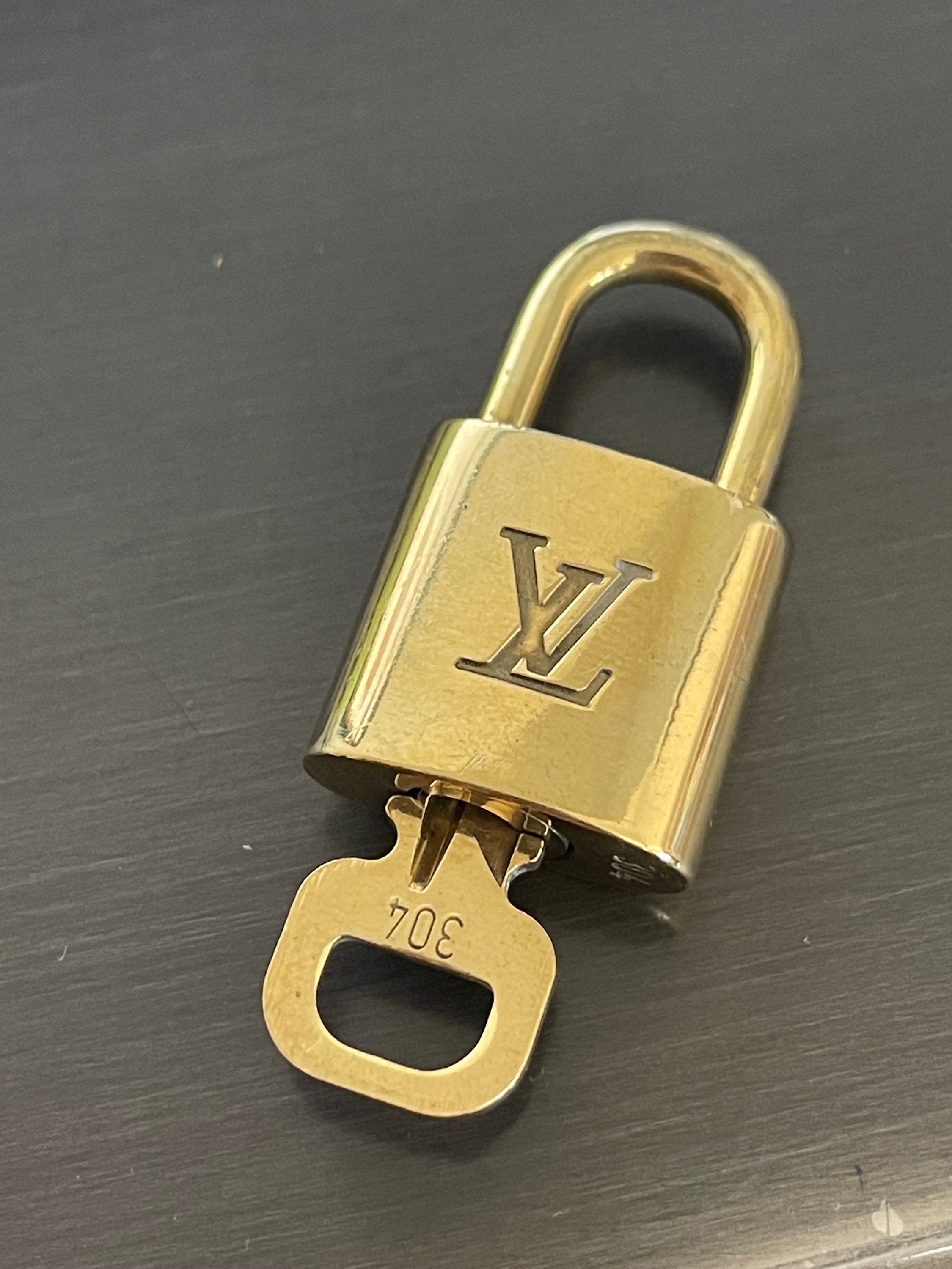 #305 Authentic LOUIS VUITTON Lock & Key set Padlock brass Unpolished LV