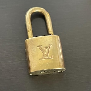 Cadeado Louis Vuitton e fechadura SEM CHAVE nº 301 latão nº 11699