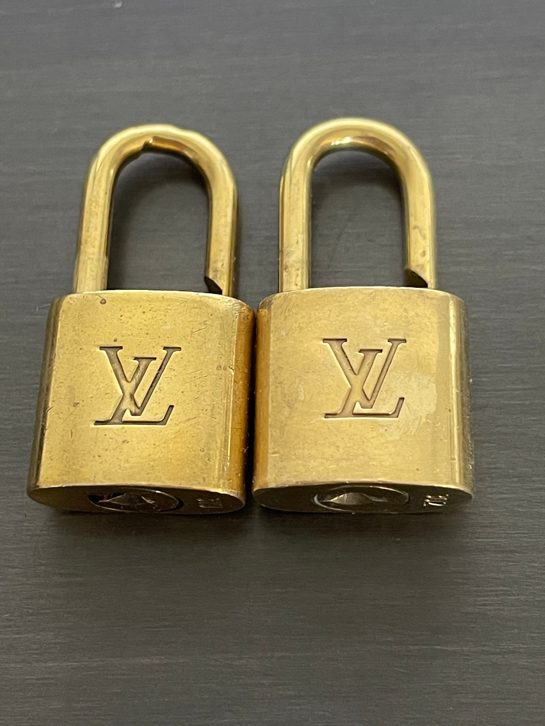 ルイ・ヴィトン メタルパドロック No.319 Louis Vuitton Padlock and NO KEY #319 and 302 Lock Brass