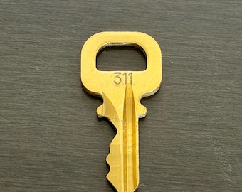 KEY Louis Vuitton Einzelstück #311 Schloß aus Messing