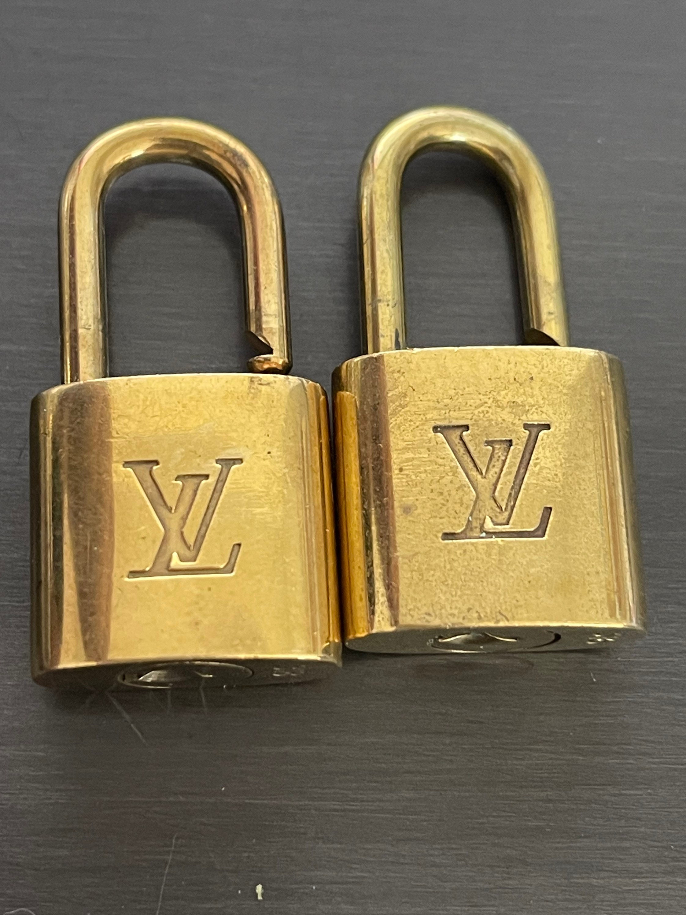 Louis Vuitton Lock and key set 318  Vuitton, Louis vuitton accessories, Louis  vuitton