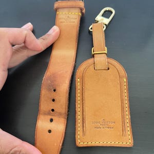 Etiqueta de identificação para bagagem em couro vachetta Louis Vuitton, com etiqueta de identificação e fivela de alça, nº 11732