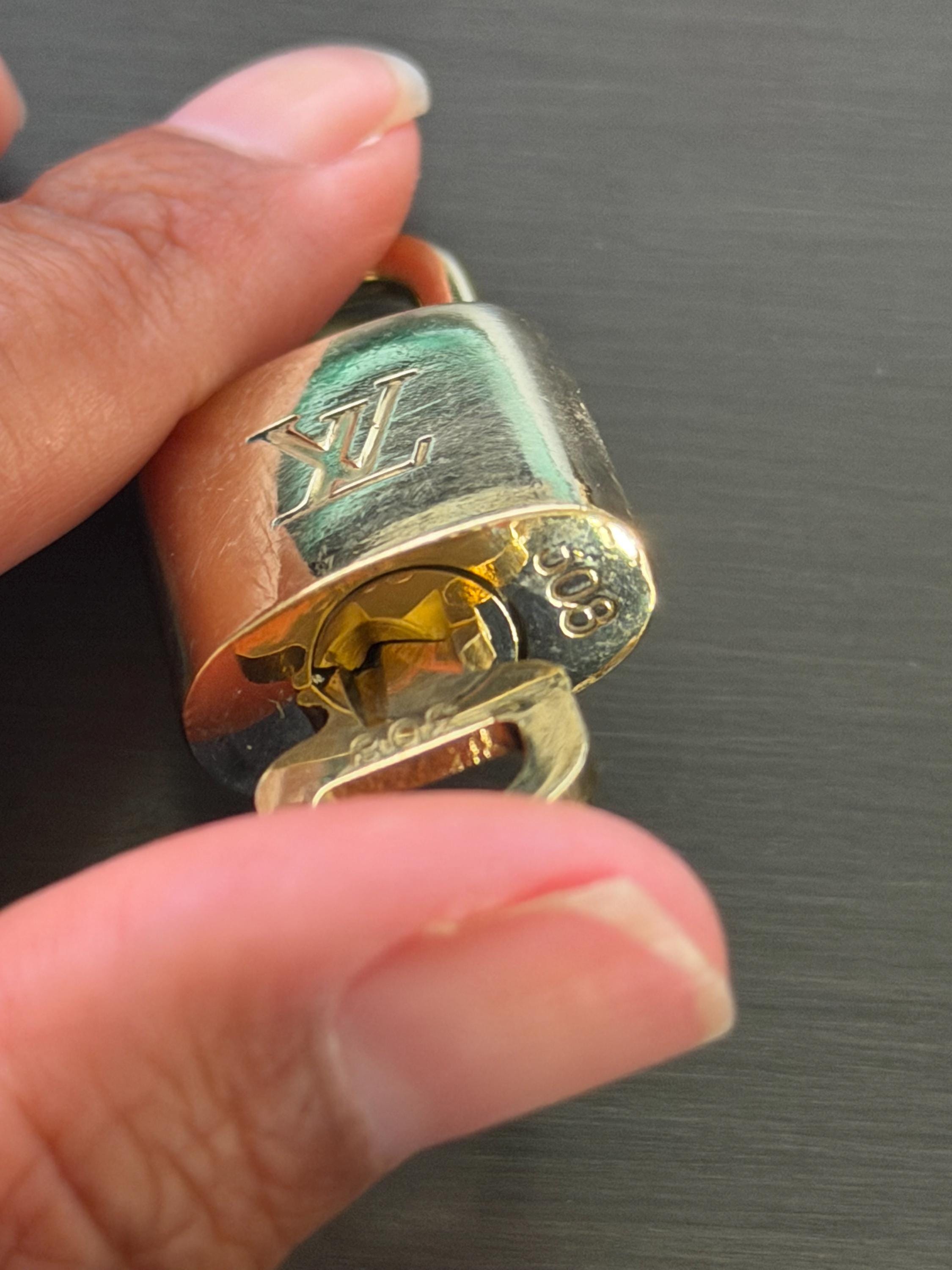 ルイ・ヴィトン製南京錠と鍵1本 #308 真鍮製、未研磨 #12375 - Etsy 日本