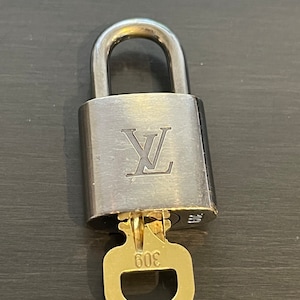 Louis Vuitton Padlock and One Key 309 Bag Charm Lock Silver 